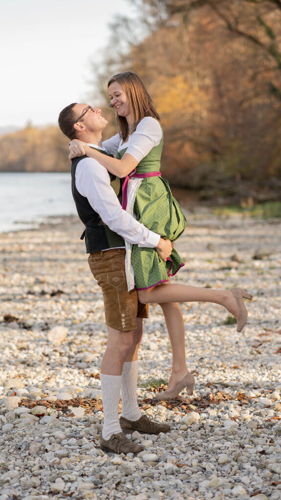 Verlobungsshooting in Steyr mit Tracht